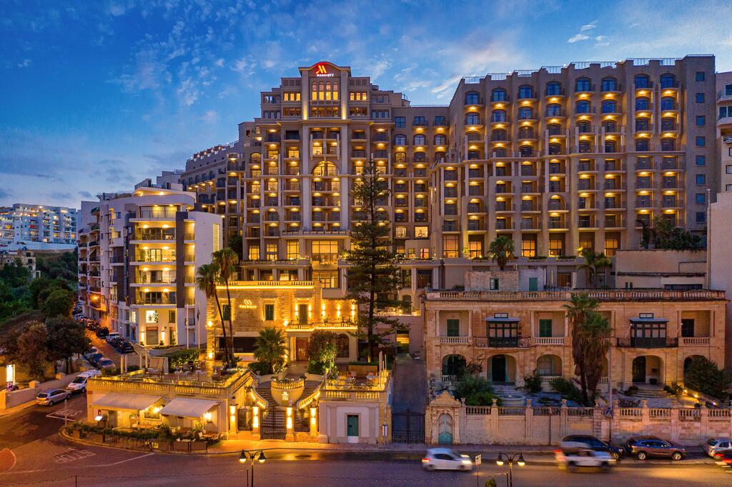 Best 5-Star Hotels Marriott Hotel